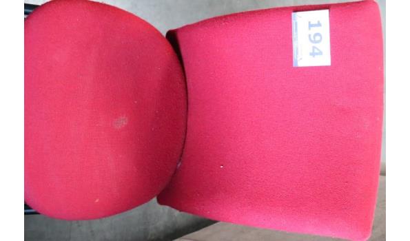 2 stoelen, rode stof bekleed